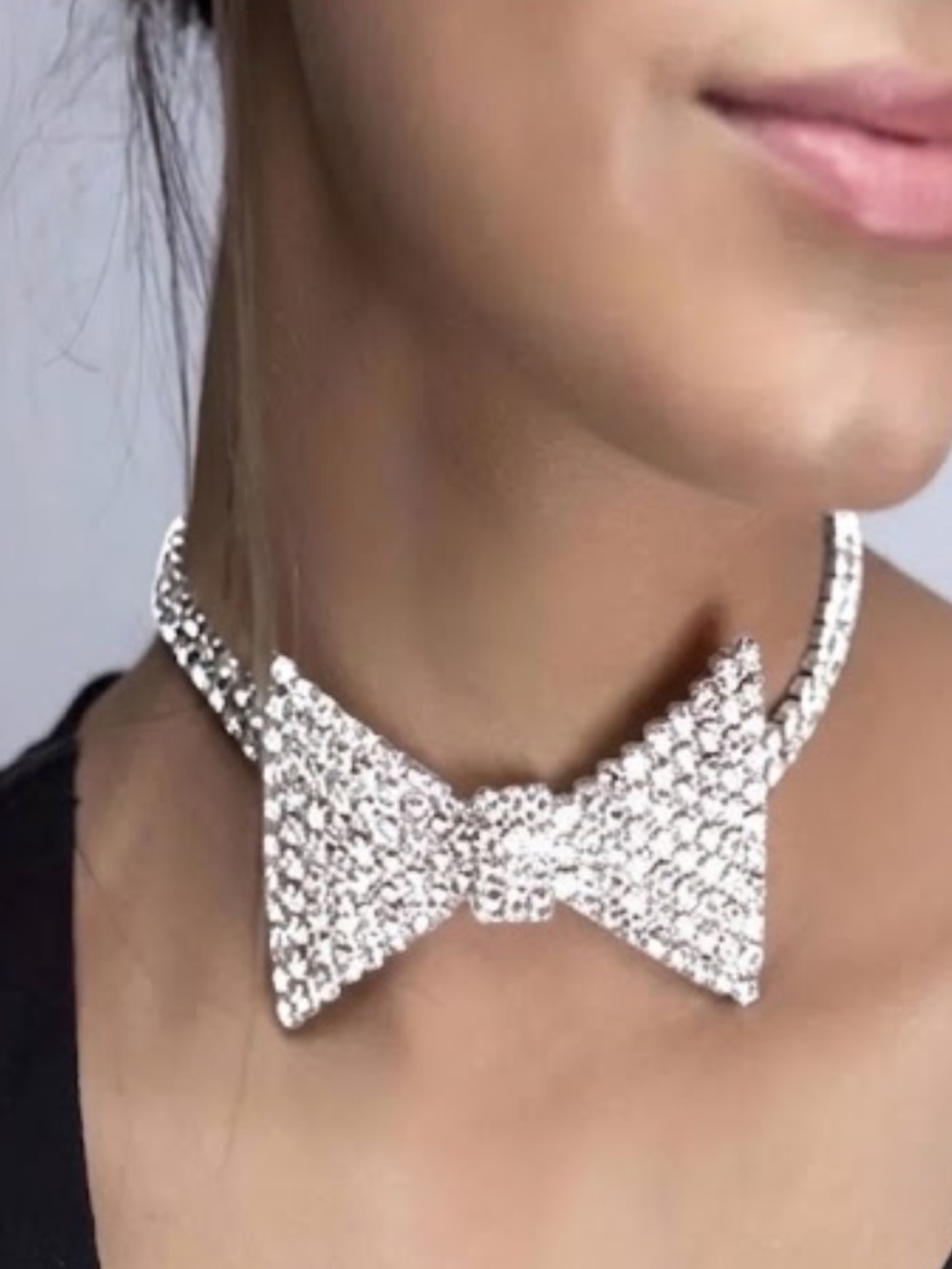 NWT Crystal Bow Choker Necklace Silver Rhinestone Statement